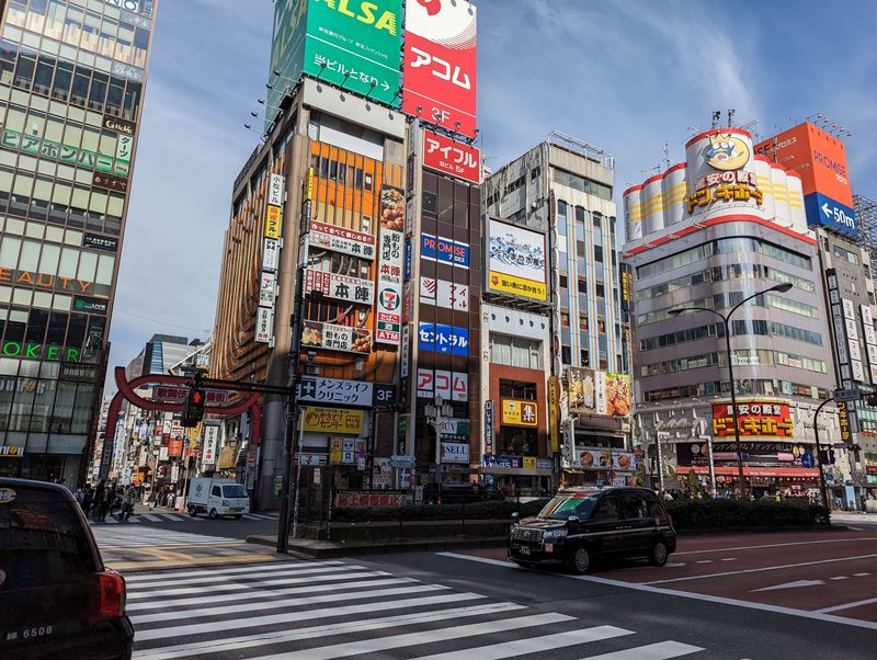 crossing at kabukicho, shinjuku